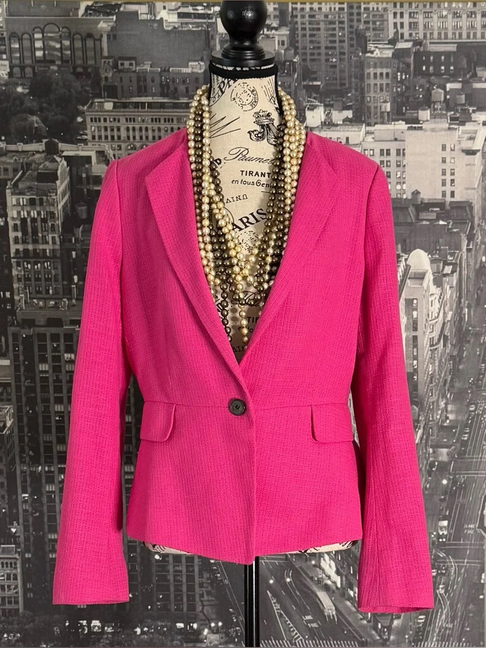 Ann Taylor Textured Blazer in Vibrant Hot Pink - Picture 2 of 11